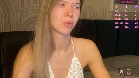 Snapshot of vivian_evans_ chatting on October 27, 1:09 am Vivian Evans online show from October 27, 1:09 am