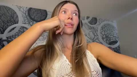 Snapshot of vivian_evans_ chatting on July 2, 3:23 am Vivian Evans online show from July 2, 3:23 am