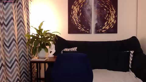 Snapshot of vivian_soul chatting on November 11, 5:57 pm Vivian online show from November 11, 5:57 pm