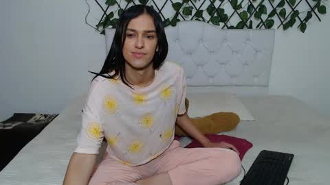 instagram Viviana73215 online show from April 29, 12:20 pm