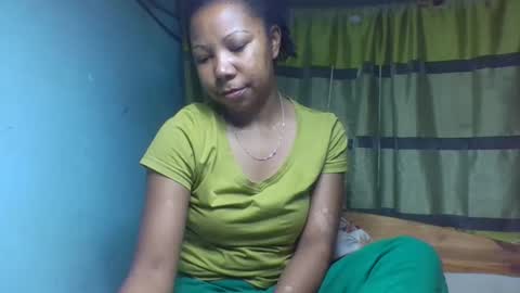 viviane0812 online show from November 25, 10:10 pm