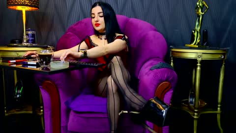 Vivian Reeve online show from December 17, 12:54 pm