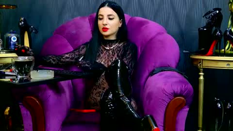 Vivian Reeve online show from March 7, 1:51 pm