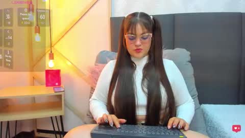 Vivian online show from November 13, 12:15 pm