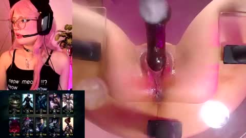 Snapshot of vivicute_ chatting on July 16, 9:43 pm Vivian online show from July 16, 9:43 pm