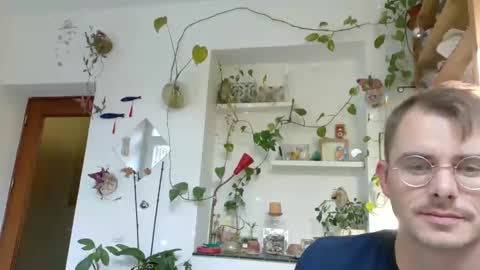 Snapshot of vivid_ether chatting on December 31, 12:57 pm Viv online show from December 31, 12:57 pm