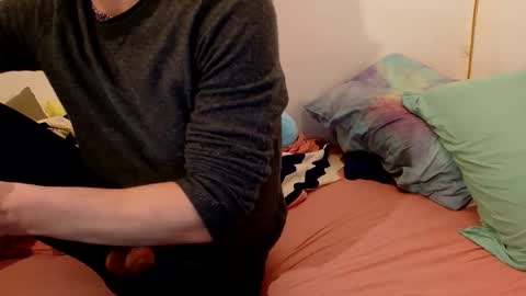 Snapshot of vivid_ether chatting on February 3, 9:53 pm Viv online show from February 3, 9:53 pm