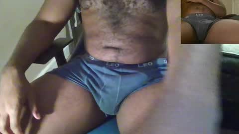 Snapshot of vividerblock45 chatting on December 8, 5:29 am youngbbc538 online show from December 8, 5:29 am