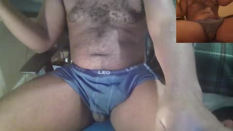 Snapshot of vividerblock45 chatting on December 22, 10:36 pm youngbbc538 online show from December 22, 10:36 pm