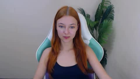 Snapshot of vivien_leight chatting on October 3, 6:05 pm Vivien online show from October 3, 6:05 pm