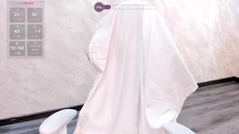 Snapshot of vivien_montclair chatting on July 7, 12:24 am Vivien online show from July 7, 12:24 am