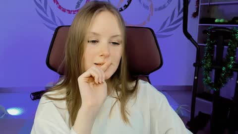 Vivien online show from December 31, 8:15 am