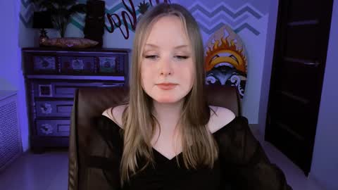 Vivien online show from March 12, 7:28 pm