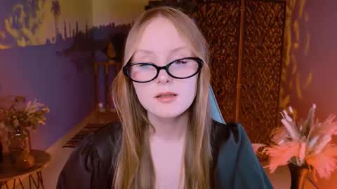 Vivien online show from September 24, 3:15 pm