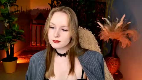 Vivien online show from April 29, 5:11 am