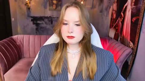 Vivien online show from May 4, 5:25 am
