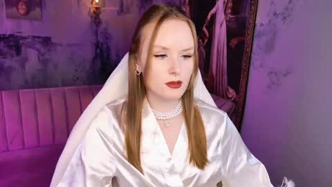 Snapshot of vivienleeigh chatting on May 6, 5:14 am Vivien online show from May 6, 5:14 am