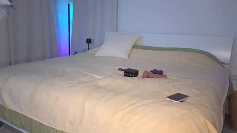 vivienne online online show from November 21, 2:54 am