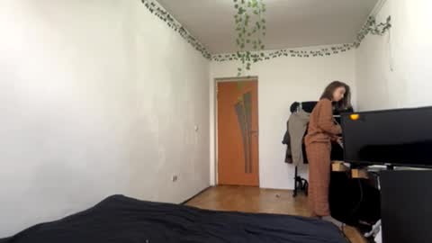 Vivi online show from November 3, 7:09 am