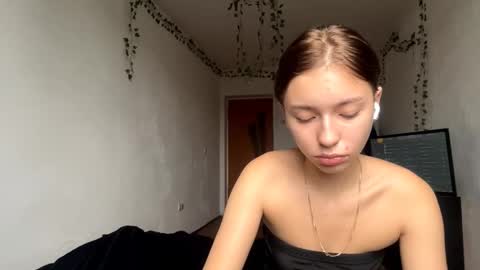 Vivi online show from November 10, 7:18 am