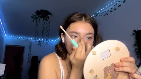 Vivi online show from November 21, 6:06 pm