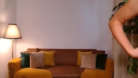 Vivienne online show from September 14, 3:55 pm