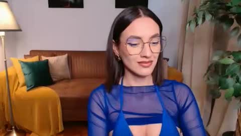 Vivienne online show from May 3, 4:46 pm