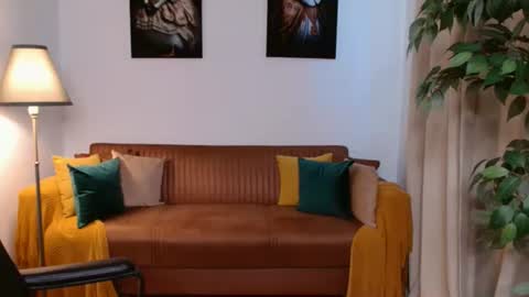 Vivienne online show from June 22, 2:58 pm