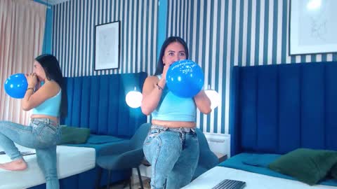 Snapshot of viviennerosette chatting on November 25, 1:11 pm Vivian online show from November 25, 1:11 pm