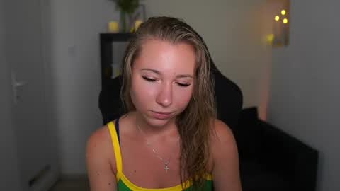 VivienVance online show from July 17, 2:02 pm