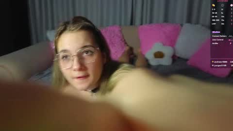 Snapshot of vivyboo111 chatting on November 10, 8:41 pm vivyboo111 online show from November 10, 8:41 pm