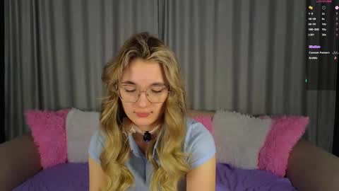 Snapshot of vivyboo111 chatting on November 21, 9:02 pm vivyboo111 online show from November 21, 9:02 pm