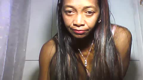 Snapshot of vixen_lina chatting on July 11, 7:38 pm vixen_lina online show from July 11, 7:38 pm