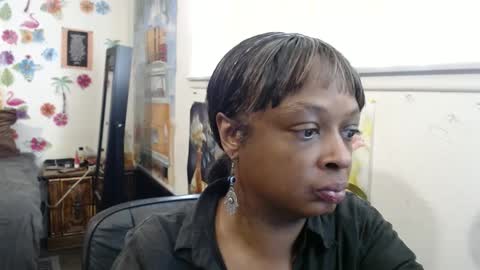 Snapshot of vixenfyre chatting on January 2, 11:06 pm Vixen Fyre online show from January 2, 11:06 pm