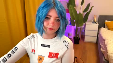 Snapshot of vixenp chatting on December 2, 5:15 pm Polly  Online mostly at 9pm-2am UK Time online show from December 2, 5:15 pm