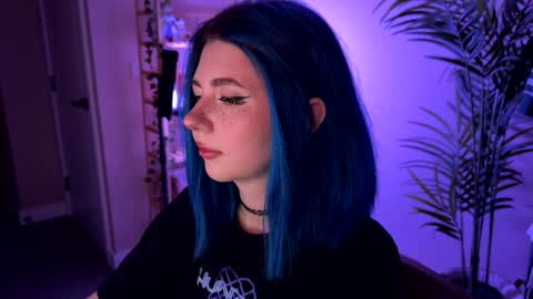 Polly  Online mostly at 9pm-2am UK Time online show from December 17, 7:09 pm