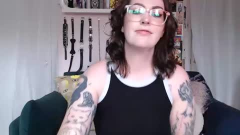 Snapshot of vixinvvitch chatting on June 19, 4:44 pm VIXIN online show from June 19, 4:44 pm