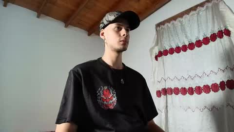 Snapshot of vlad__night chatting on May 16, 3:47 am Vlad online show from May 16, 3:47 am