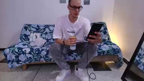 Snapshot of vlad__night chatting on July 25, 7:55 pm Vlad online show from July 25, 7:55 pm