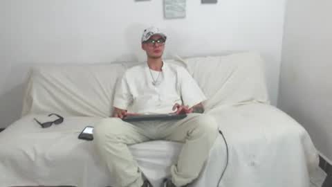 Snapshot of vlad__night chatting on July 27, 8:49 pm Vlad online show from July 27, 8:49 pm