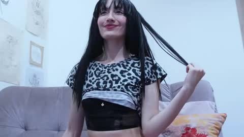 LOLA online show from October 18, 2:14 am