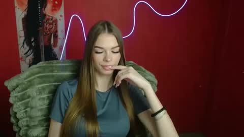 Snapshot of vladaseduction chatting on May 19, 11:27 am Vlada online show from May 19, 11:27 am