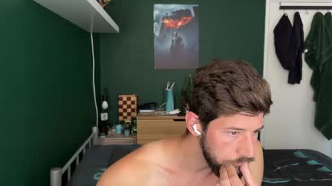 vladi95noughtyboyy online show from August 7, 9:44 am