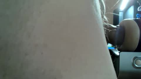 Snapshot of volleeier69 chatting on April 17, 4:21 pm volleeier69 online show from April 17, 4:21 pm