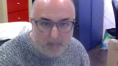 Snapshot of volpi72 chatting on April 9, 6:35 pm volpi72 online show from April 9, 6:35 pm