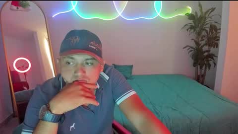 volt_boy57 online show from December 18, 5:41 pm