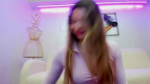 Snapshot of von_dee chatting on November 19, 6:35 am von_dee online show from November 19, 6:35 am