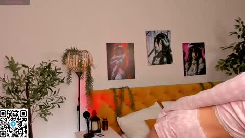 Snapshot of vonen_ray chatting on May 25, 9:37 am Vonen online show from May 25, 9:37 am
