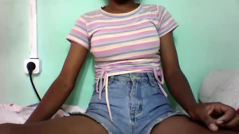 vounialdy online show from January 28, 2:21 pm