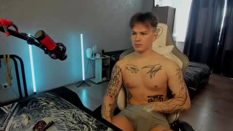 Snapshot of vova_belkin_ chatting on March 19, 10:52 am vova online show from March 19, 10:52 am